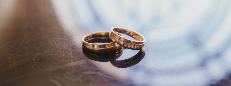 Le devoir de secours permet à un époux de percevoir une pension alimentaire durant toute la procédure de divorce lorsque sa situation financière le justifie.